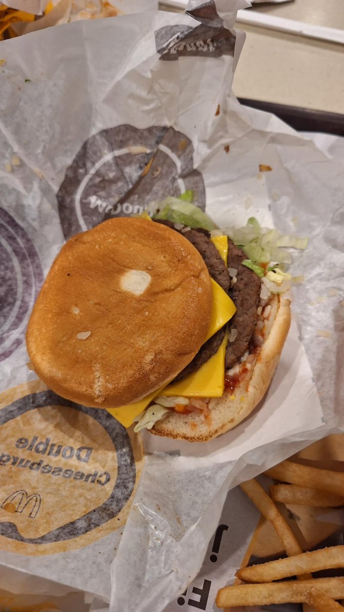 LOBMH's tweet photo. Not book related but dear McDonald's, why does my burgers turn out like this EVERY DAY? Currently homeless, use you to charge phones and eat "cheap" every single day lobby a mess, burgers look like this..come on east Kimberly McDonald's of Davenport get it together 
#McDonalds https://t.co/ge2bRGT6Oq