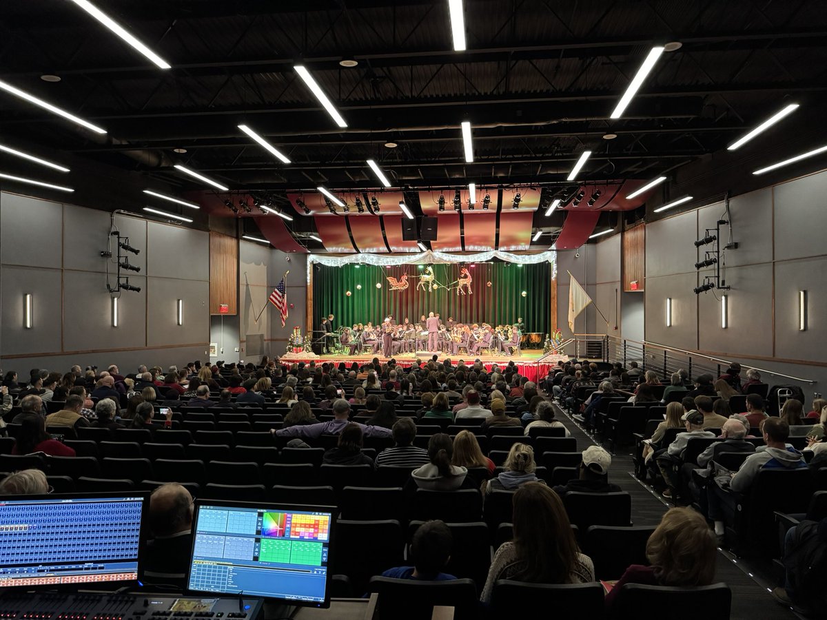 Mr_Lahoud's tweet photo. @LHSRI finished our public concert today and what a great job from our 4 ensembles; Jazz Band, Select Chorus, Chorus, Concert Band! Thanks to everyone who came, stayed for the whole concert, and all the alumni who supported this year! Happy Holidays from all of us! https://t.co/pl3qgJjfiz