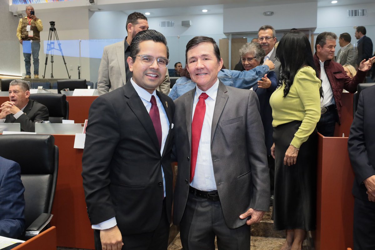 Este domingo aprobamos leyes y presupuestos de ingresos de los ayuntamientos con modificaciones que garantizan un manejo responsable de los recursos. 

Además tomamos protesta como magistrado del Supremo Tribunal de Justicia a Adriel Córdova Pimentel.