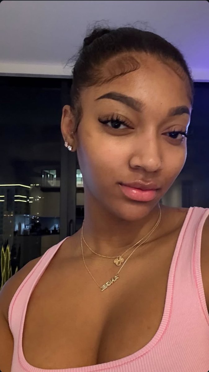 MVPREESE's tweet image. Pretty in pink 💗✨