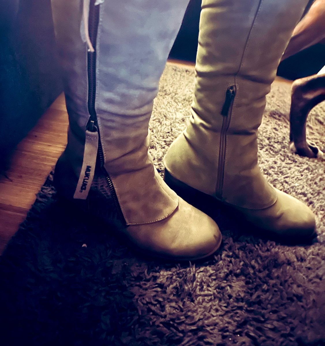 Lilmamafeetpics's tweet photo. Why is it to hard to find honest, loyal, genuine people that aren’t just trying to take all my money? 
#feetpics #forsale #feetpicsforsale #paymefirst #overfees #fuckscammers https://t.co/3nikFdQAgw
