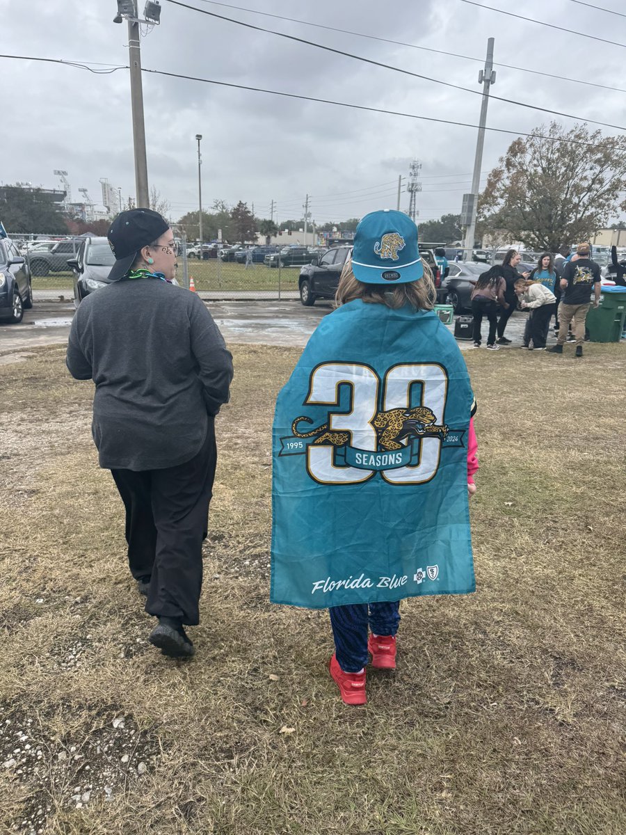 jpaw1002's tweet photo. Ty to everyone at #theslab who helped my girl have a good time today at her first game! #DUUUVAL https://t.co/1DFgTGnV5A