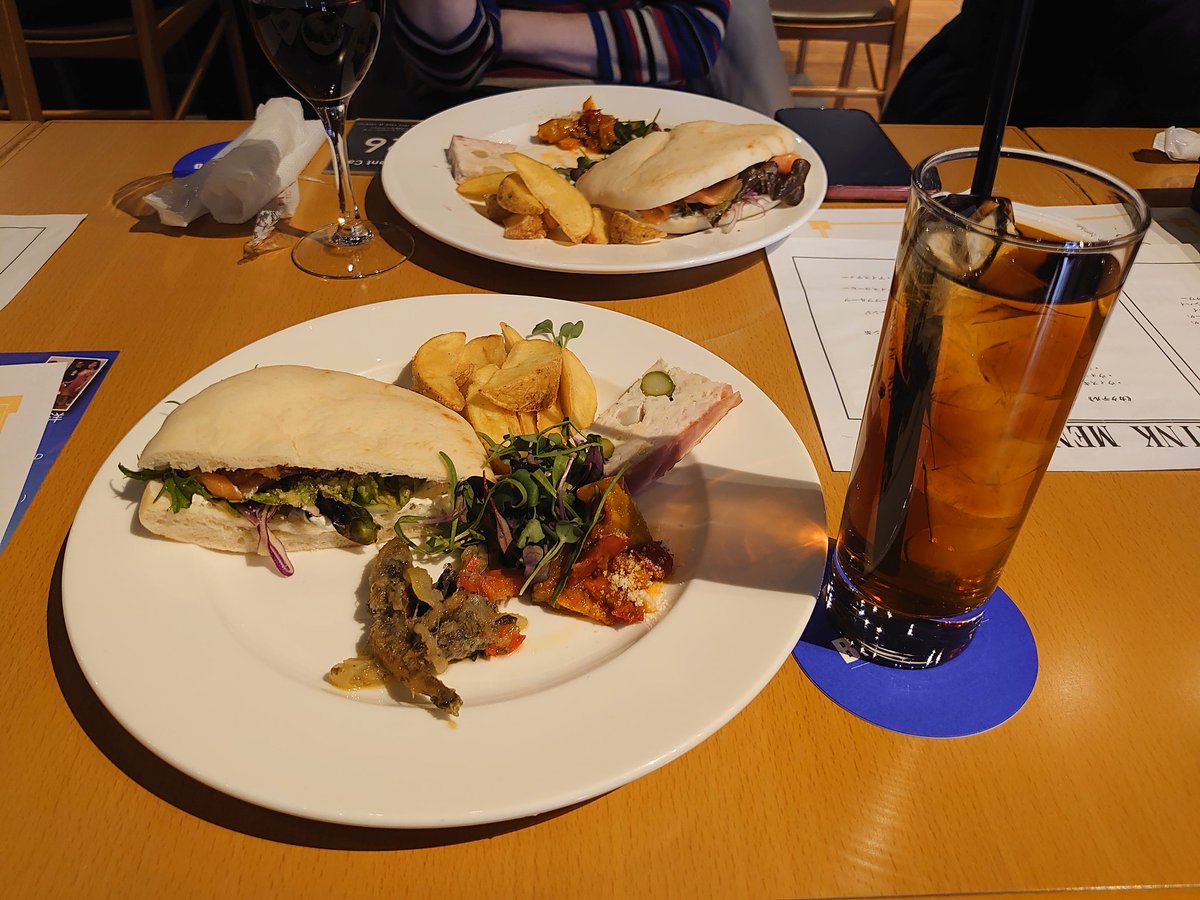 AkaneArt1222's tweet photo. イベントお疲れ様でした✨目玉マグネットをお買い上げいただいた皆様、ありがとうございましたm(__)m
#目玉 #ハンドメイド #イベント #ありがとうございました #ライブ #eyes #ivent #ThankYou https://t.co/jPxrhiRMjh