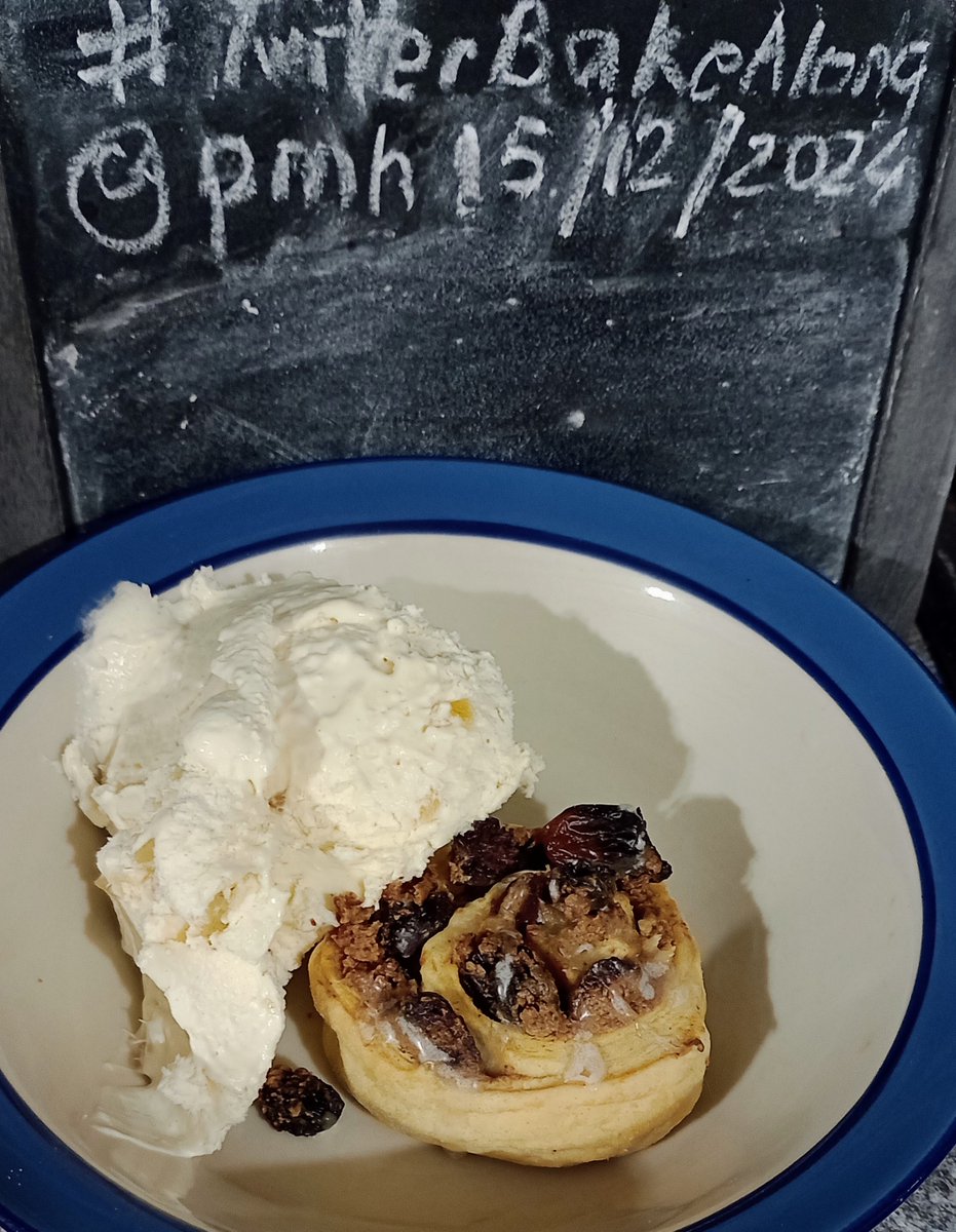Festive #TwitterBakeAlong: lemon-drizzled ginger loaf cake for mother-in-law's 80th birthday, and a plain one for us. Mincemeat swirls and very spicy dried fruit and nut swirls. Ginger mead ice cream with little bits of stem ginger