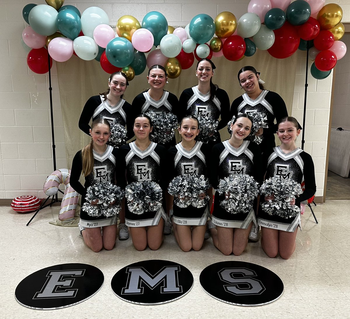 ElmwoodMurdock Cheer tweet media