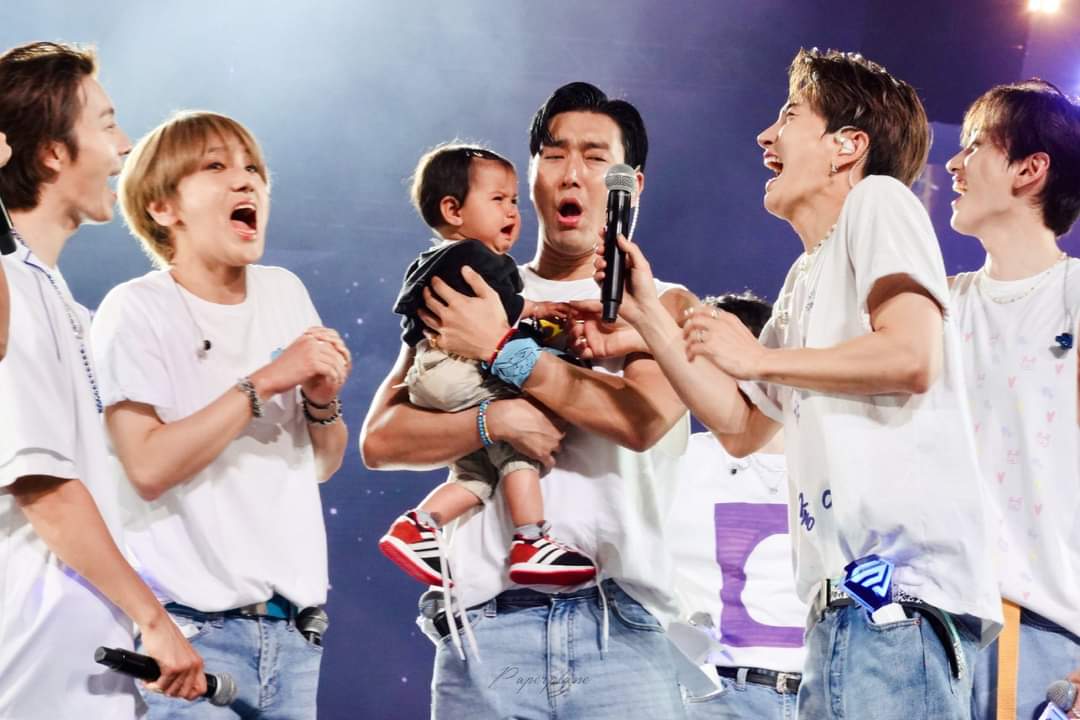 Me gusta imaginar qué anécdotas quedarían de un #SMTOWNLIVEinColombia 💙
#ColombiaQuiereMasKPop
<a href="/SMTOWN_GLOBAL/">SMTOWN</a> <a href="/LiveNationLatam/">Live Nation Latin America</a> <a href="/Paramo_Presenta/">Páramo Presenta</a> <a href="/OcesaColombia/">Ocesa Colombia</a> <a href="/moveconcerts/">Move Concerts</a>