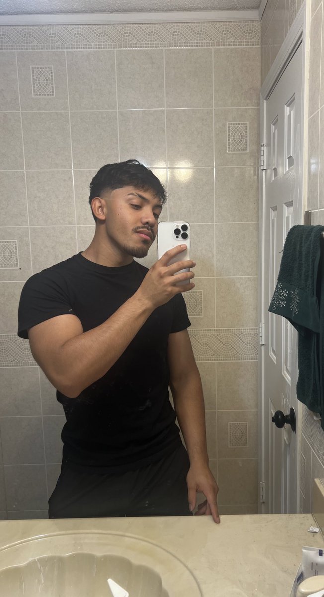 _839ft's tweet photo. Do we like the cut or no

#nsfw #nsfwtwt #latino #dick #mexican #horny https://t.co/t6C3bVl1QD