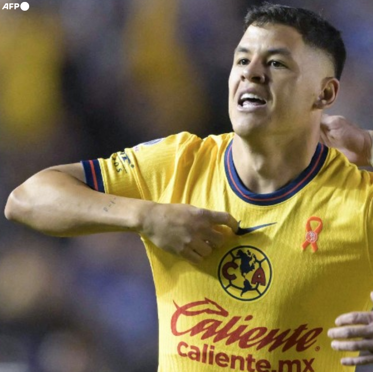 InvictosSomos's tweet photo. No jugaba desde septiembre. Jardine lo puso en la semifinal de vuelta contra el Cruz Azul. ¿Y qué creen que hizo? Se mandó EL MEJOR GOL DEL TORNEO. No jugó la final de ida. Jardine lo puso en la final de vuelta ante Rayados. ¿Y qué creen que hizo? Sí, se mandó otro SEÑOR GOLAZAZO. El de las obras de arte. El que solo sabe convertir golazos. De pie ante Richard Sánchez, por favor. PARAGUAY PRESENTE.