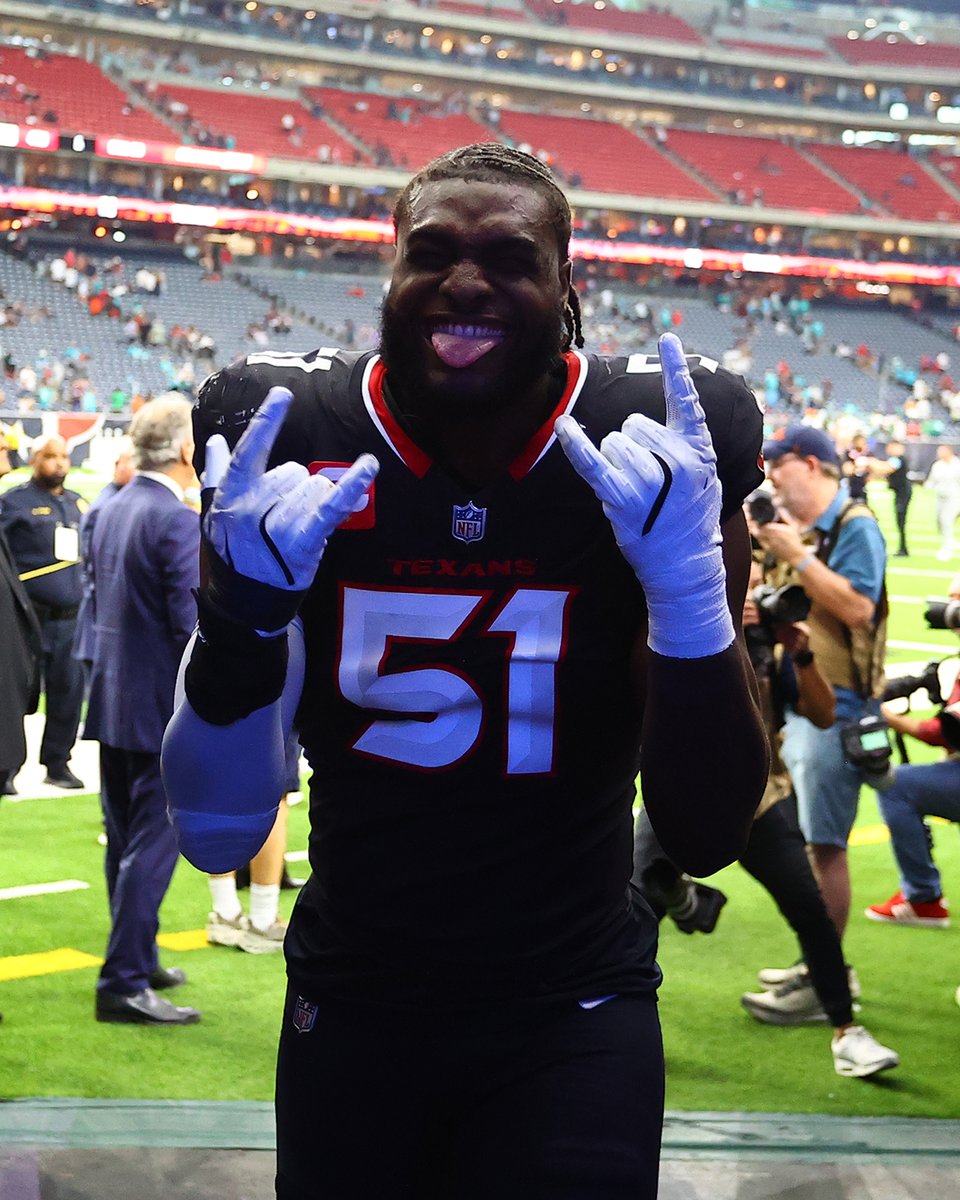 HoustonTexans's tweet photo. BACK TO THE PLAYOFFS 🤘 https://t.co/C9v6oGuif7