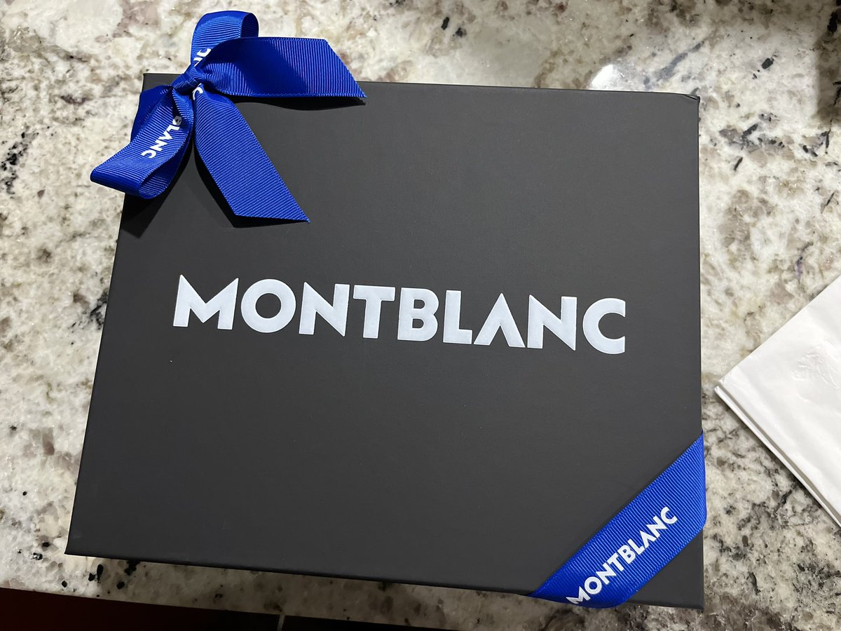 thecconcept's tweet image. 🛄🎁❄️ #ExpressPartner #ModeofOne