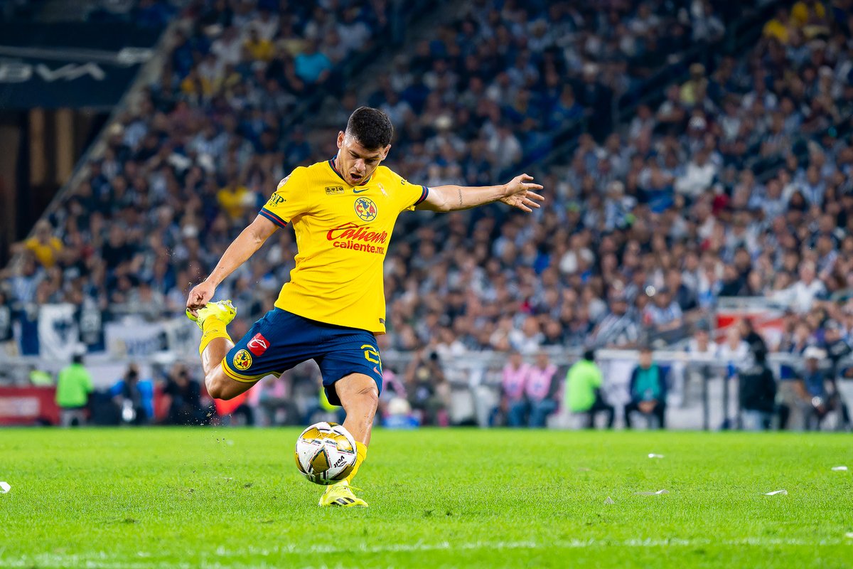 LigaBBVAMX's tweet photo. 35' ¡EL SEÑOR DE LAS FINALES!🫡🏆

@richardsanchez lleva 3 goles en partidos por el título:
vs. Rayados 2019
vs. Tigres 2023
vs. Rayados 2024

@Rayados 0-1 @ClubAmerica

#NuestraFiesta.

Info: @osigs https://t.co/LQ2VjBlxQl