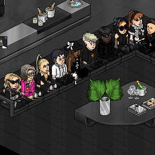 JadeHabblet's tweet photo. MUGLER STORE IN PARIS: IRMAS HILTON 

Hoje ocorreu a inauguração da loja da @MuglerHb e pudemos ver que a espera valeu a pena, tudo muito impecável e organizado. Além de serem pontuais, foi entregue raros, emblema e um mobi como brinde. Amei!

#MuglerStore #Habblet https://t.co/e93xbuFJrD
