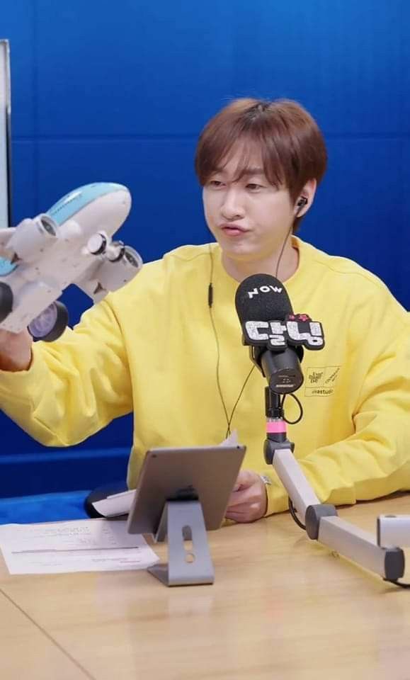 Todas soñando con el avión en que vendrían nuestros artistas favs al 
#SMTOWNliveinColombia
#ColombiaQuiereMasKPop
<a href="/SMTOWN_GLOBAL/">SMTOWN</a> <a href="/LiveNationLatam/">Live Nation Latin America</a> <a href="/Paramo_Presenta/">Páramo Presenta</a> <a href="/OcesaColombia/">Ocesa Colombia</a> <a href="/moveconcerts/">Move Concerts</a>