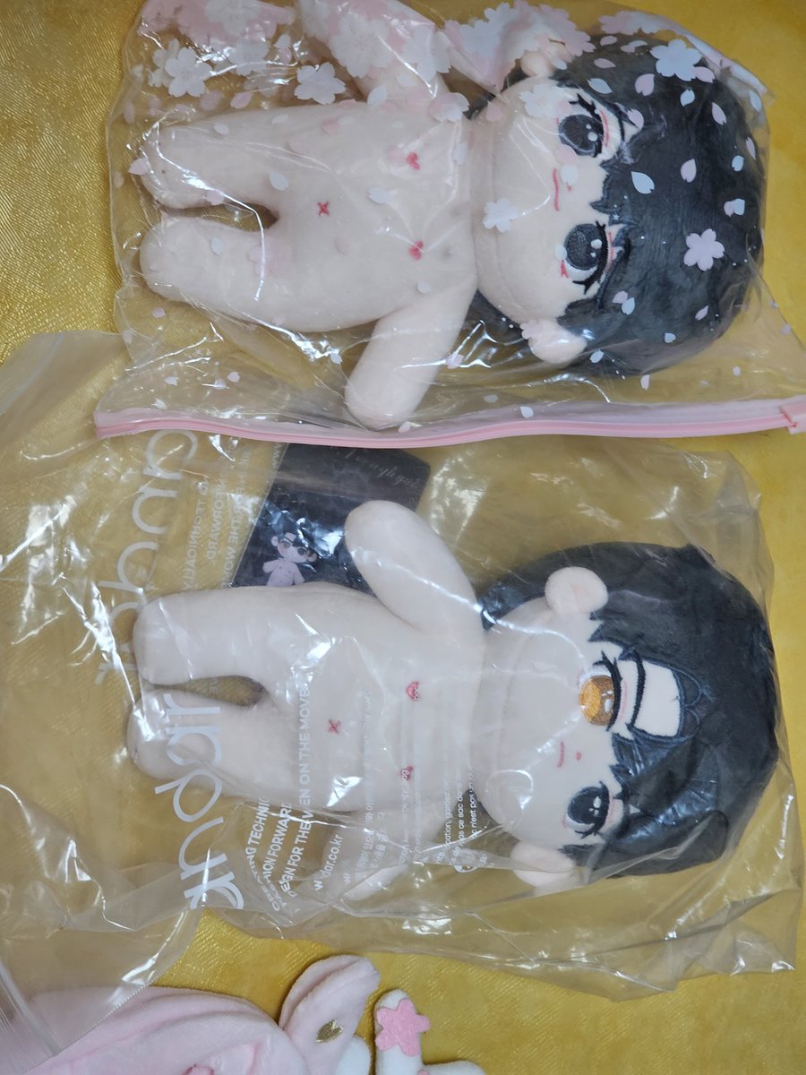 #솜인덕장터

전독시 유중혁 + 김독자 솜 판매합니다.
김독자 2회 사진찍고 놀았고 유중혁은 꺼내보기만 하고 보관이 길어요.

분할x 운포 3만원