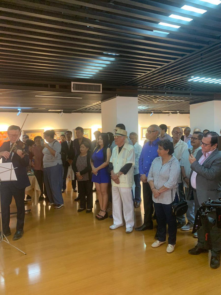 martharizzog's tweet photo. Reconocimos los 50 años de trayectoria artística del artista visual y educador Iván Paredes, en una emotiva ceremonia. 
Puedes visitar la muestra en el primer piso de la #CCENG, y apreciar la majestuosidad de la obra pictórica del artista. #gye #arte #cultura #museos https://t.co/l3cq3NIQIn
