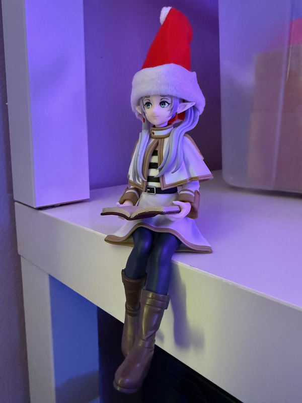 World's most dangerous Elf on a Shelf.