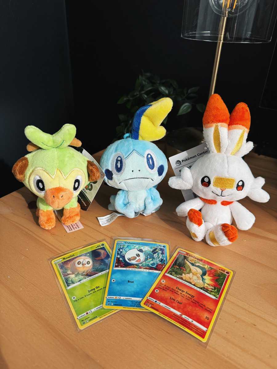 🚨GIVEAWAY ALERT🚨

The Starter Set giveaway starts now!  Wanted to mix things up for different types of collectors as a thanks for following along ✌️

Pokemon Center Plushes 🧸- Grookey, Scorbunny &amp; Sobble
Black Star Promos ⭐️ - Rowlette, Oshawott &amp; Cyndaquill 

To enter:
Follow