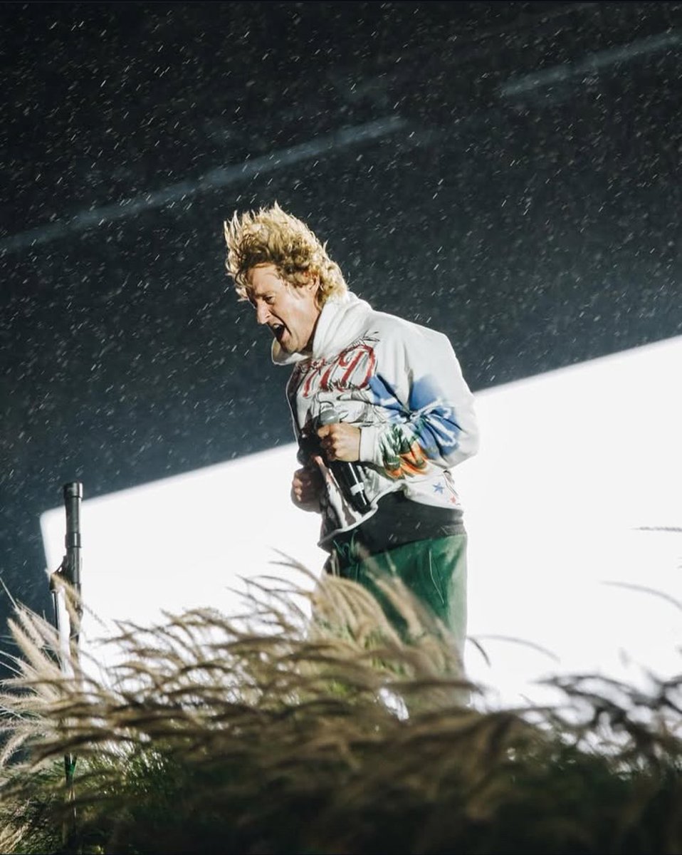 East’on tweet media