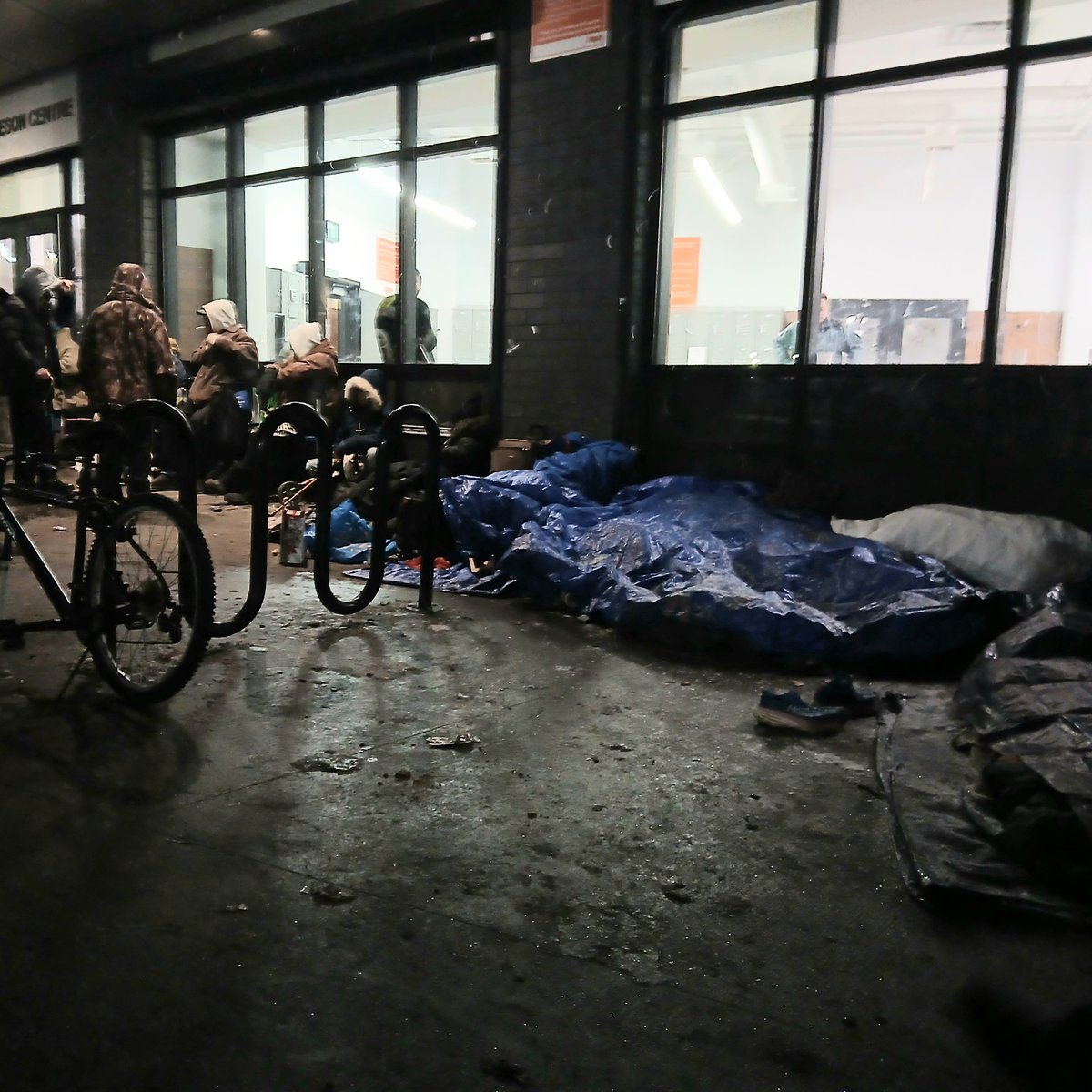 MurrayManera's tweet photo. Here's Edmonton's Hope Mission last night after work around 11:30pm
Things are not OK at the men's shelter 
Government is lying 
Come on down look for yourself 

#yegdt #McCauley #Edmonton #ucp #abpoli #ableg #mentalhealth https://t.co/az2XXyG031