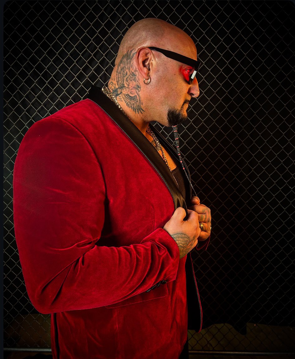Jr_KRATOS's tweet photo. 🤜 AHOO! 🤛

#THEMOSTFEARED #AHOO #NWA https://t.co/83XywjakKY