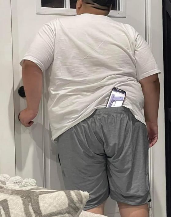 hourly_shitpost tweet picture