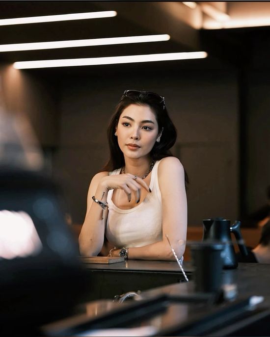 yafavagrl's tweet photo. Listen&amp;listen carefully naa, ok? Faye is a better actress than a lot of these mediocres on those bigger platforms. Ch7 did NOT appreciate her capabilities! I think she SHOULD'VE been at the TOP w/Anne Thongprasom, Bella Ranee, etc. 🤷‍♀️

#ฝ้ายโยโกะ #FayeYoko #FayePeraya #YokoApasra https://t.co/K7aulJKTt1