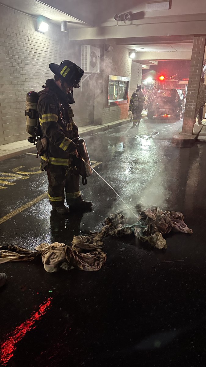 HarforCoFireEMS's tweet photo. Volunteer Firefighters from @AbingdonFire and Joppa-Magnolia VFC are on scene of a dryer fire inside of a laundromat in the 700 block of Edgewood Road, #EdgewoodMD. https://t.co/zlNkpnQUkA