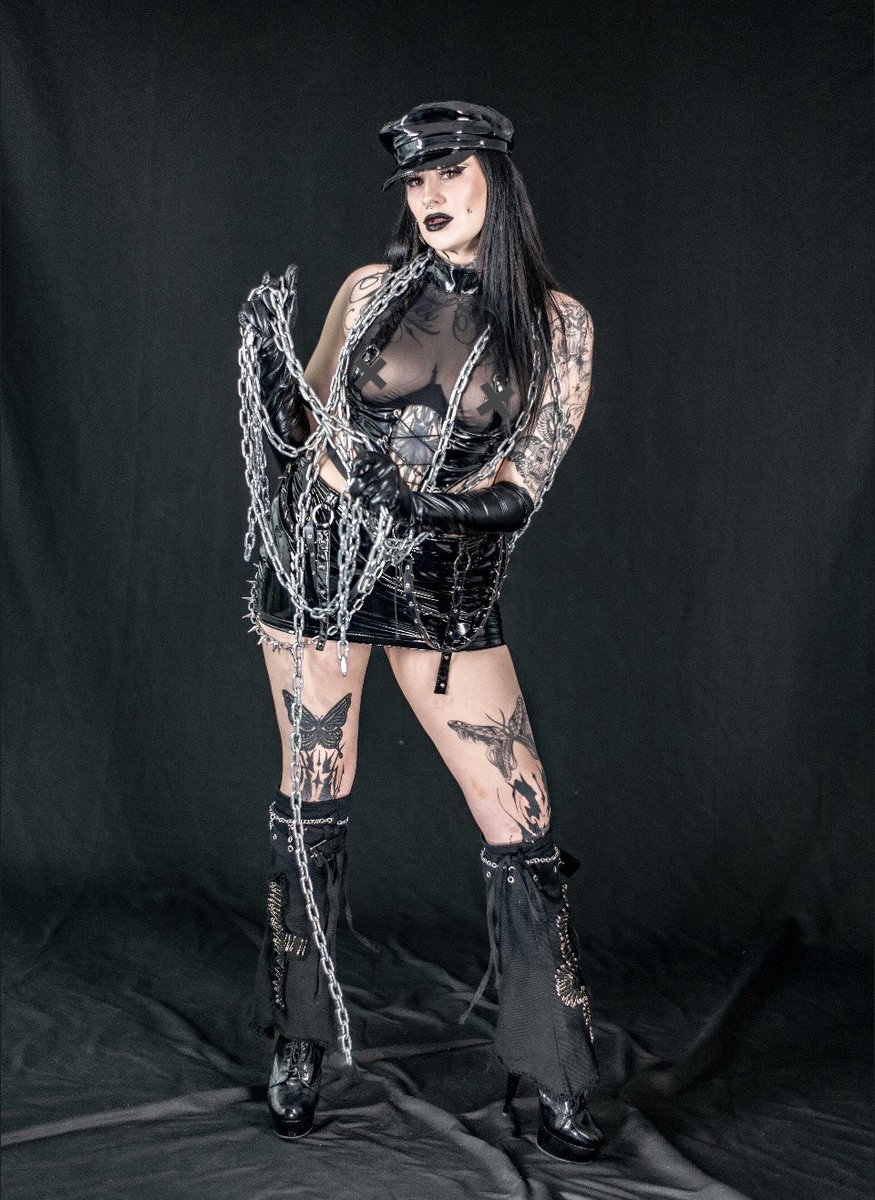 MistressMPain's tweet photo. Being chained by me?⛓️ https://t.co/sDM7lYVDE9