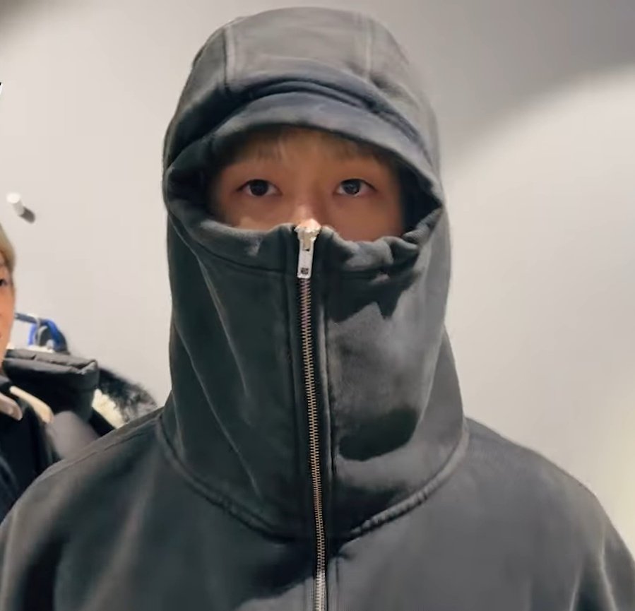 2216_zip's tweet photo. like gf like bf
#jenbin https://t.co/7WmlAtUMv5