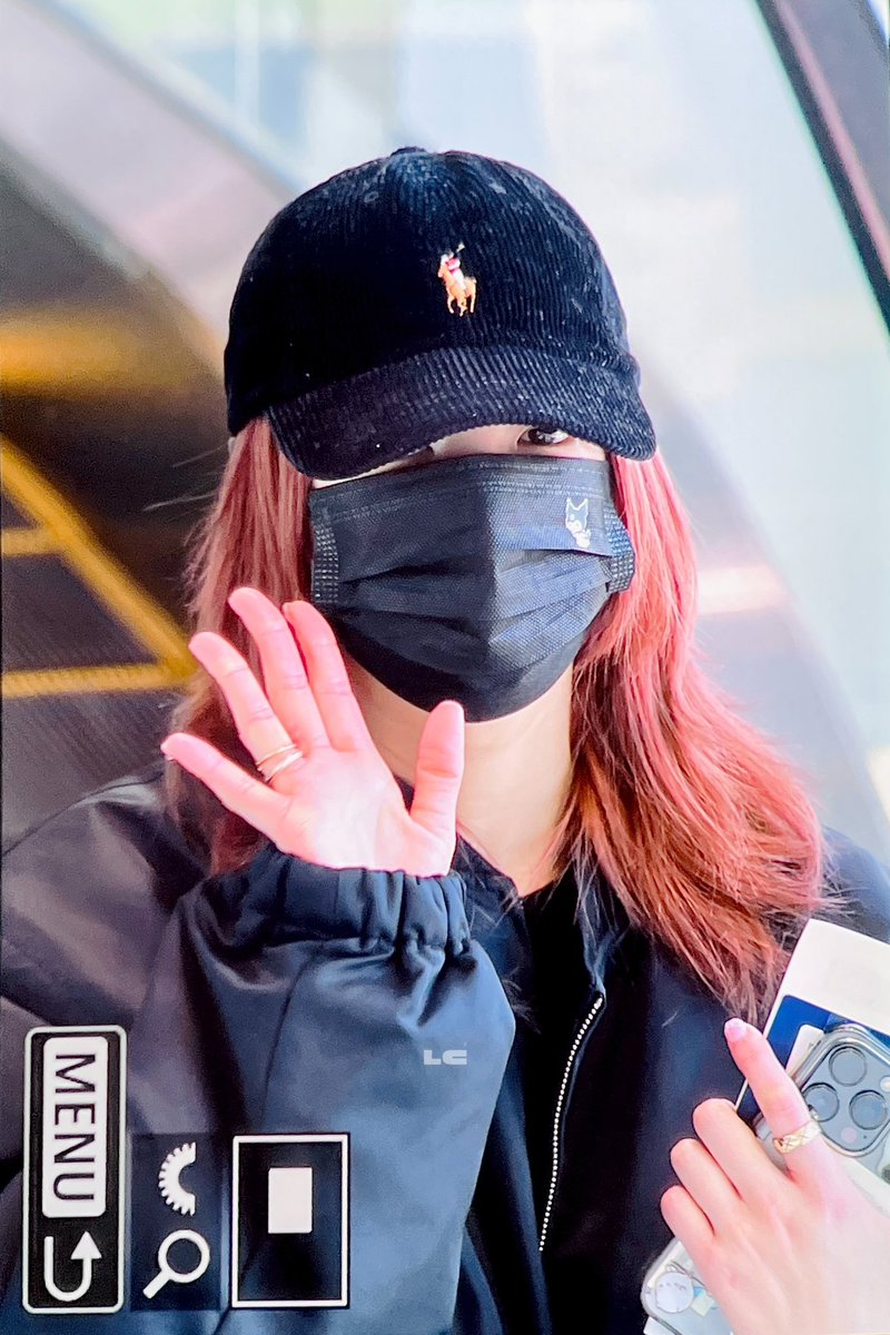 lc_cjs's tweet photo. 241216 집 ㄱㄱ #ITZY #있지 #LIA #리아 https://t.co/VpMRta78r3