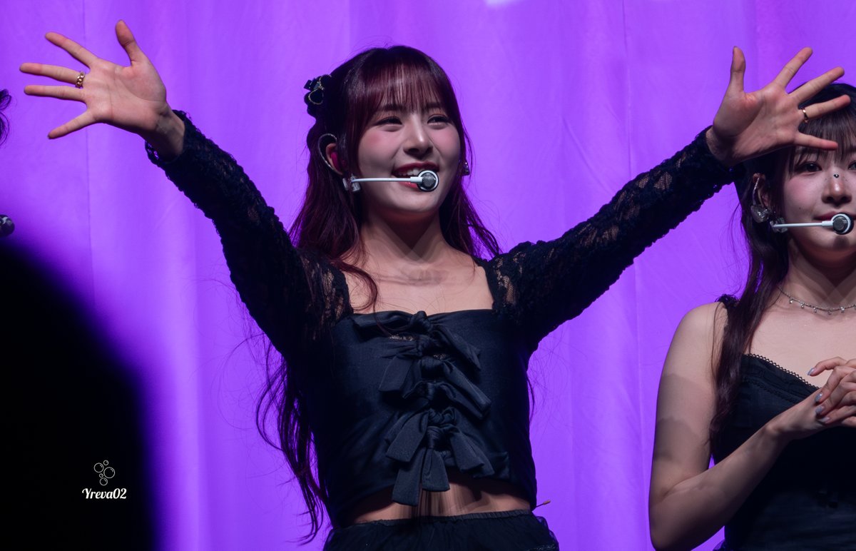 yreva02's tweet photo. Hana fifty fifty chicago 241210   
#fiftyfifty #LoveSprinkleTour_in_USA 
#피프티피프티 #하나 #hana https://t.co/MK5oaqCqGm