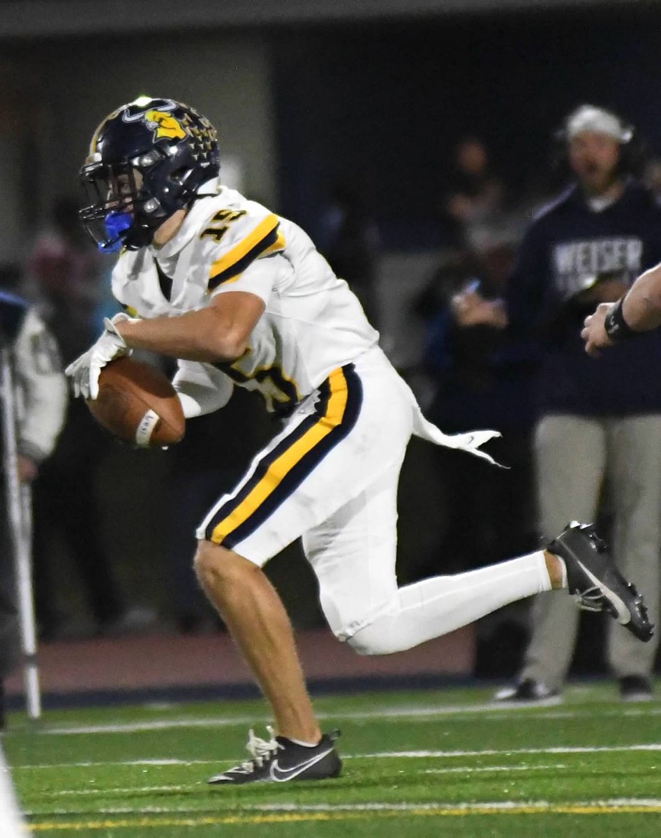 drewpuleo_'s tweet photo. JUNIOR SEASON HIGHLIGHTS‼️
19 Receptions 
530 Yards
3 Receiving touchdowns 1 Rushing
https://t.co/RB1IdVcNE6
@UnionvilleHSFB @_CoachTimMurphy @BobMcLaugh16 @CoachHefNCSA @EPAFootball https://t.co/HcCk8WW5BG