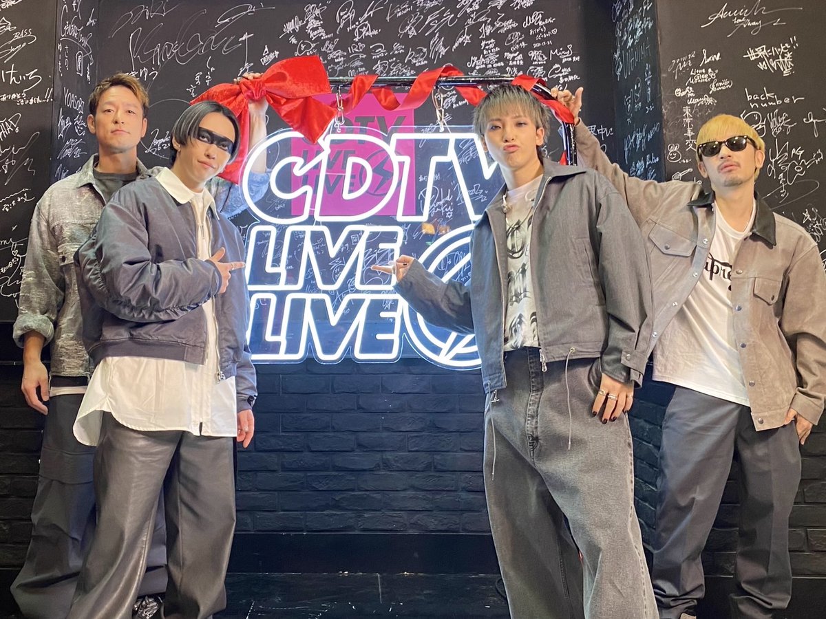 TBSCDTV's tweet photo. #CDTVライブライブ
クリスマス4時間半SP🎅🎄
本番直前ショットで実況中だよ📸

このあとは
#SPYAIR が登場！

CDTV年間ランキングにもランクイン🎁
「オレンジ」を披露

#CDTV
#TBS https://t.co/1m7A49fCiV