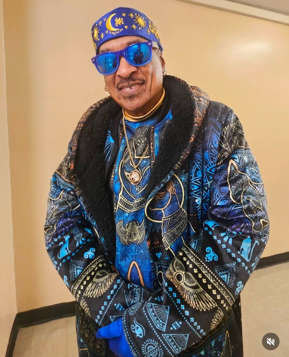 HotepJesus's tweet photo. When you’re Hotep but you still gotta stunt https://t.co/UjRlSHaD0d