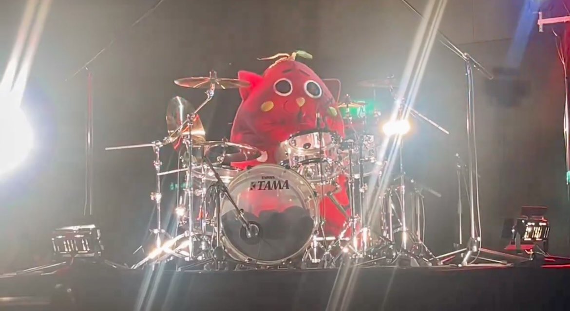 KAMIKAZE_KANZZY's tweet photo. 現場備忘録
黒石市制70周年イベント
拾い画像ですが式典あり、ライブあり
体育館ということで不安はあったのですが、たくさんの人に音いいって言ってもらい、市役所の方々にも好評だったようで改めてうちの子のクオリティの高さを実感しました
#にゃんごすたー
#L_acoustics
#A15_KS21
#ARCS_FORCUS https://t.co/XOvLrI5zIw