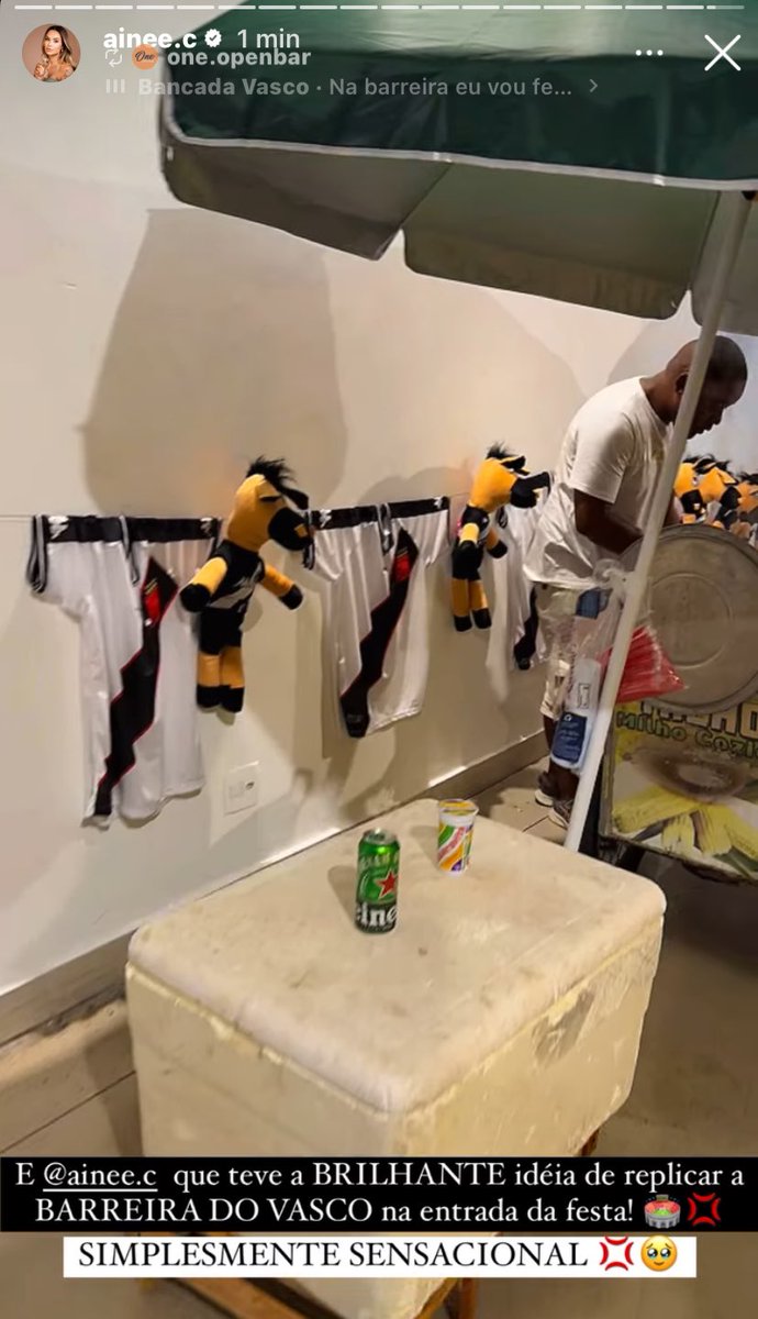 lavscrvg's tweet photo. a primeira dama fez a barreira do vasco na entrada da festa das crianças.

os cavalinhos e as camisas pra vender SIMPLESMENTE GENIAL 😭😭 https://t.co/O8mR9ulWcC