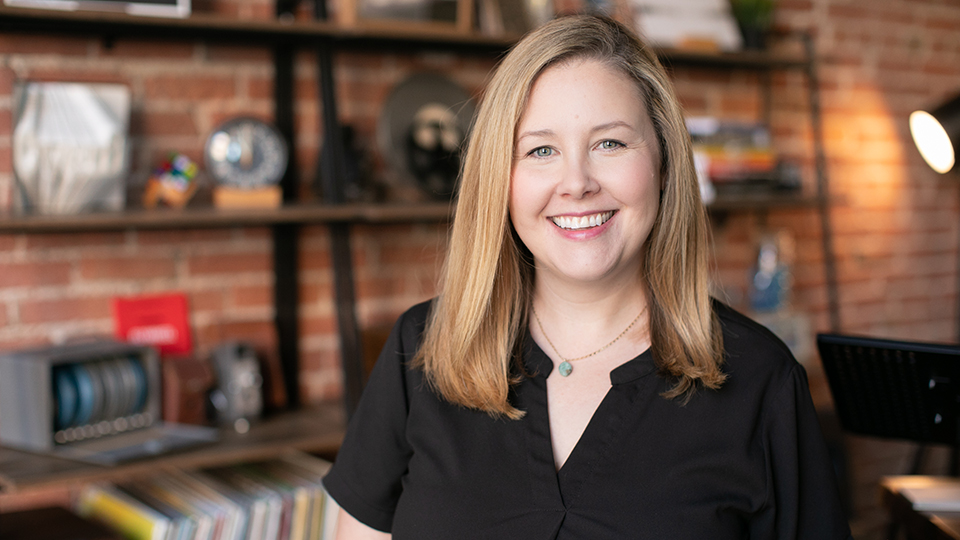 KStateAlumni's tweet photo. Can a few seconds save a life?

For Erica Short ’07, creative director at Overflow, the answer is yes. Her Emmy-nominated "You Never Know" campaign uses TikTok, Instagram and more to warn teens about the deadly dangers of fake pills laced with fentanyl.
https://t.co/XfHZH3QknQ https://t.co/x8NhQWN5aE