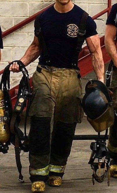 peracoded's tweet image. Trabaho nanaman.