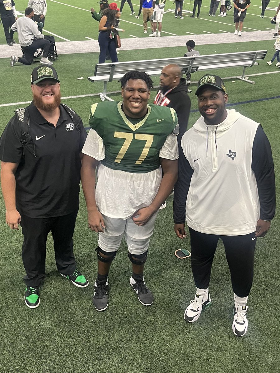 Big Vince/VJ Williams, II🥷🏽 (@theone_vince) on Twitter photo Thank you to everyone who was with me through my journey, from my younger years to now. Thank you <a href="/FootballDesoto/">DeSoto Football</a> <a href="/iCoachTheHAWGS/">Coach WILLIAMS</a> <a href="/Cbowen90/">Coach Colton Bowen</a> for making me the man I am today.#77out #longlivedesto #GG4L Thank you to everyone who was with me through my journey, from my younger years to now. Thank you <a href="/FootballDesoto/">DeSoto Football</a> <a href="/iCoachTheHAWGS/">Coach WILLIAMS</a> <a href="/Cbowen90/">Coach Colton Bowen</a> for making me the man I am today.#77out #longlivedesto #GG4L