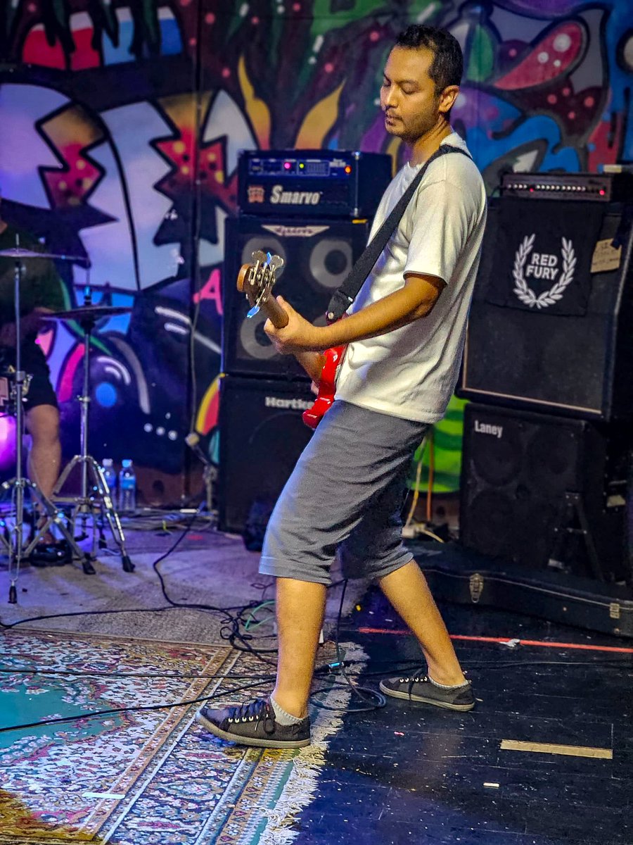 Soul_Savior_'s tweet photo. Benefit show untuk baby Suri anak kepada sahabat kami, Capik. Alhamdulillah atas usaha kecil semua yang terlibat jumlah kutipan wang untuk diberikan kepada Capik sebanyak RM1240. Sememangnya punk itu kasih sayang. https://t.co/Z3EeNPaBrO