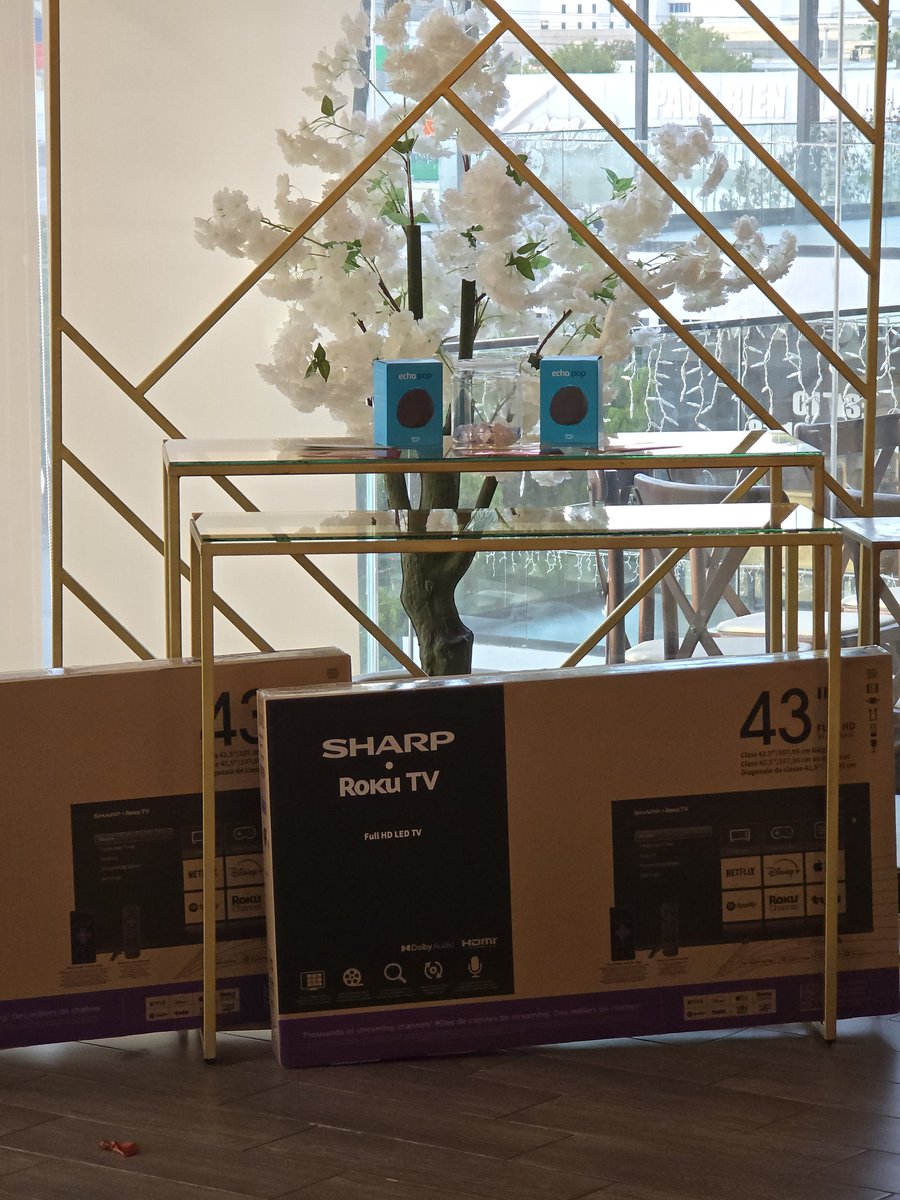 CarlosPixto's tweet photo. Que envidia me dan los tiktoks de posadas de trabajo con más de 4 regalos.
Los regalos de mi trabajo: https://t.co/VLkMAfaGiI