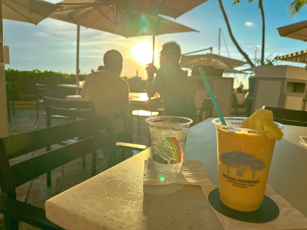 maisasaki0818's tweet image. 私が主催する大人の旅コミュニティ「旅スリー」。

私が旅行に行く度に、現地のお土産をかけたクイズ大会を開催しています。

今月はハワイ土産！！リクエストの物も入れつつ、いろいろ買ってきました💪

開催日は……25日クリスマスの夜！！

そう、クリスマスに予定がある人は参加ができません🤪…