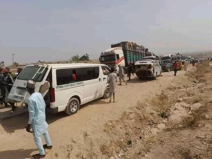 TarabaFacts's tweet photo. DECEMBER: Travellers encountered serious difficulties along Adamawa  to Gombe state route. https://t.co/f4kf1ccmw2