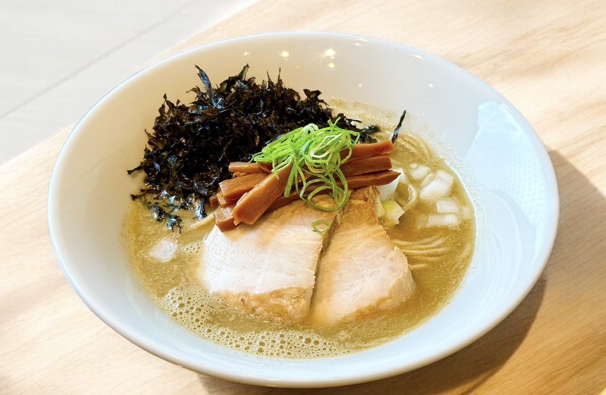 Fishmen0711's tweet image. 12/17(火)7:00よりオープンいたします。
営業時間は
7:00〜9:45LO
11:00〜14:30LO
となります。
限定で「濃厚煮干しそば」復活してます！
今週末ごろまで提供する予定ですのでこの機会にぜひ召し上がってください！
#朝ラーメン
#Fishmen
#濃厚煮干しそば
#北本
#北本ランチ
#北本ラーメン