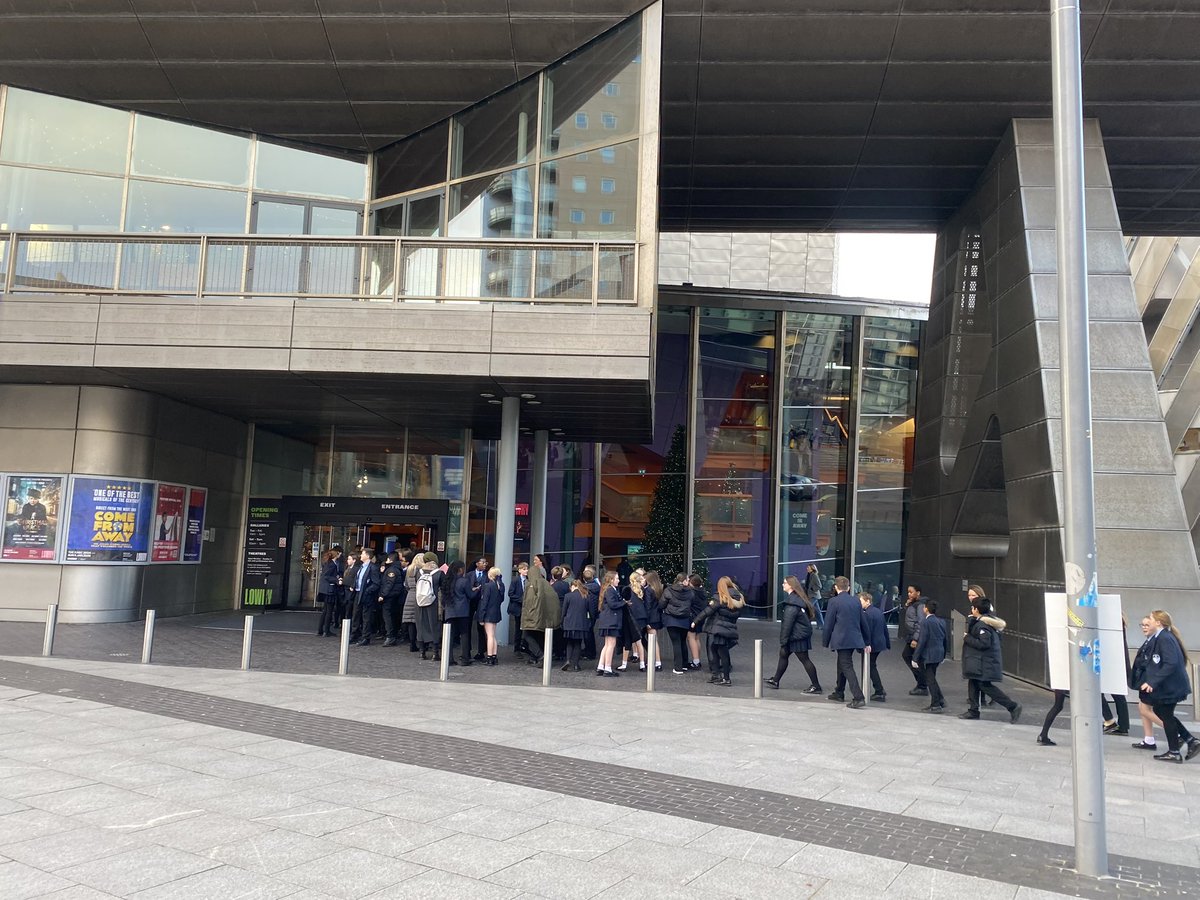 SJCES's tweet photo. Last Thursday we took Y7 to ‘A Christmas Carol’ !

What an unforgettable experience for all our students and what a credit they were to the family of St James’s 🎭 https://t.co/iscPWTi2QF