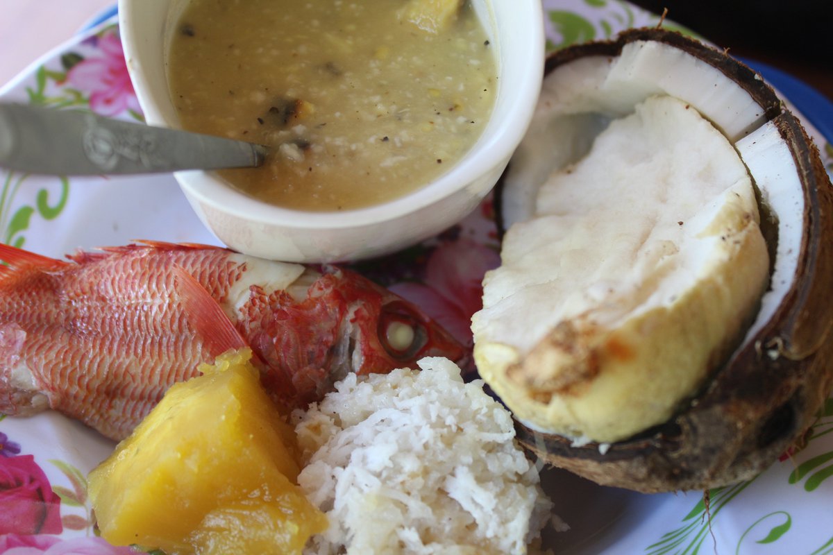 MondenNatsuyo's tweet photo. Today's plate-breadfruit soup my friend brought, fish a young man in the village caught, stewed breadfruit, geminating nuts (sponge-textured contents of sprouting coconuts); whole and grated, all from this land and sea-
#selfSustaining #OrganicLife #Tuvalu #AlternativeTravel https://t.co/YWzTk0OFBL