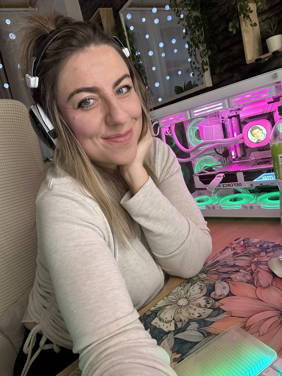 TinaBumBina's tweet photo. Hey! Bin live 

@DeltaForce_Game 

https://t.co/J4acIRPiWp

#twitch #TwitchStreamers #twitchde #TwitchPartner https://t.co/JsbNvmbp6d