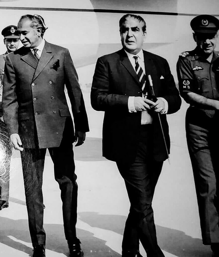 سقوط ڈھاکہ کا زمہ دار کون تھا؟

جنرل یحیٰی خان 
ذوالفقار علی بھٹو