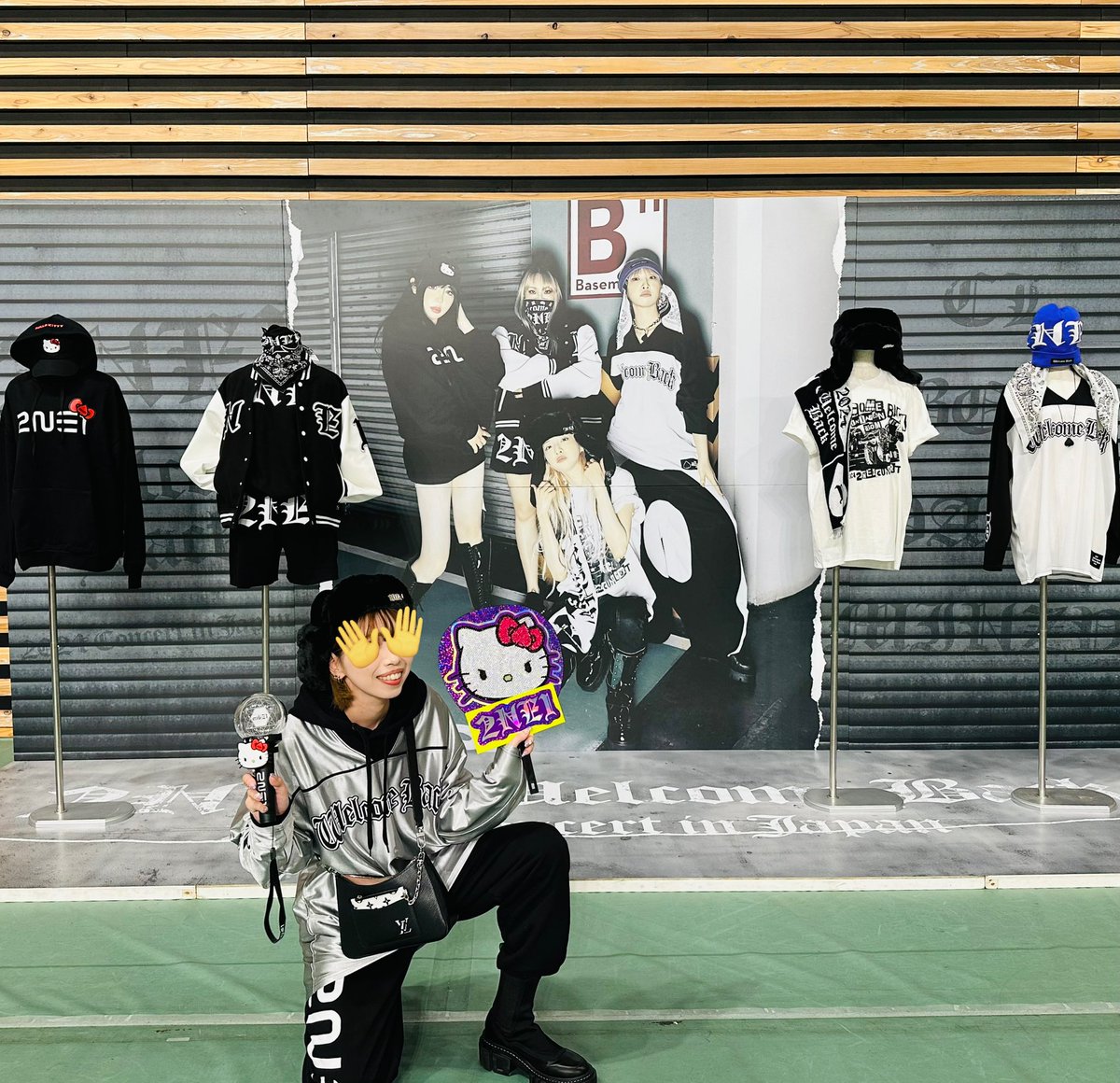 so41__rw's tweet photo. 有明2日間参戦終了♤♧♢♡
気合いの創作時間16時間うちわを持参
土曜はプレミアムシートで女神たちを肉眼で拝んだ🙏
2024年のK活納めに相応しきライブでした🫡
#2NE1
#WELCOMEBACK
#BLACKJACKNOLZA https://t.co/ft6lbU9XM1