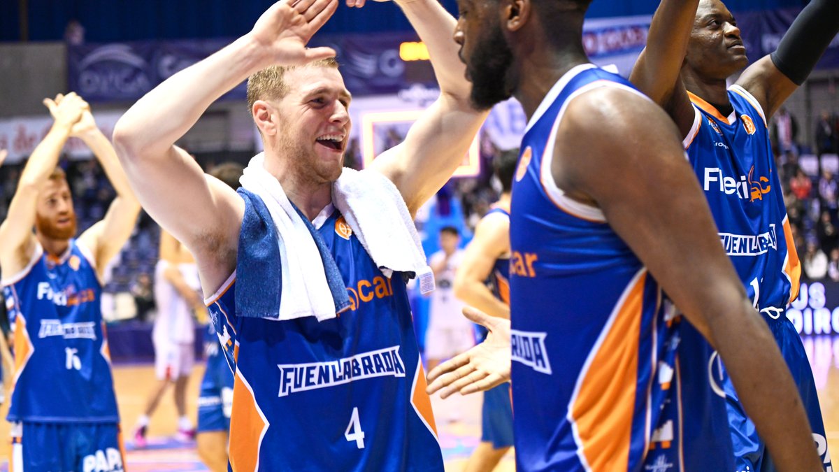 CompeticionFEB's tweet photo. 🏀 Protagonistas del fin de semana...

▶ ¿Y tú, con cuál te quedas?

🔁 𝗥𝗧 ➡ El palmeo ganador de Gatling para @casademontBZ en #LFEndesa 

❤️ 𝗙𝗔𝗩 ➡ El +43 @claudiasoriiano para @EnsinoLugoCB en #LEndesa

🗨 𝗖𝗢𝗠 ➡ La fortaleza de @BFuenlabrada como líder #PrimeraFEB https://t.co/7w1NB5w6dl